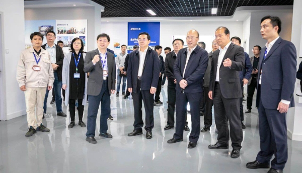 浙江省副省長高興夫一行調研考察三思LED照明生產(chǎn)基地
