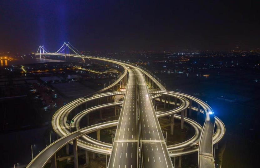 智慧路燈,道路照明,LED路燈,助力城市,多維場景升級(jí)